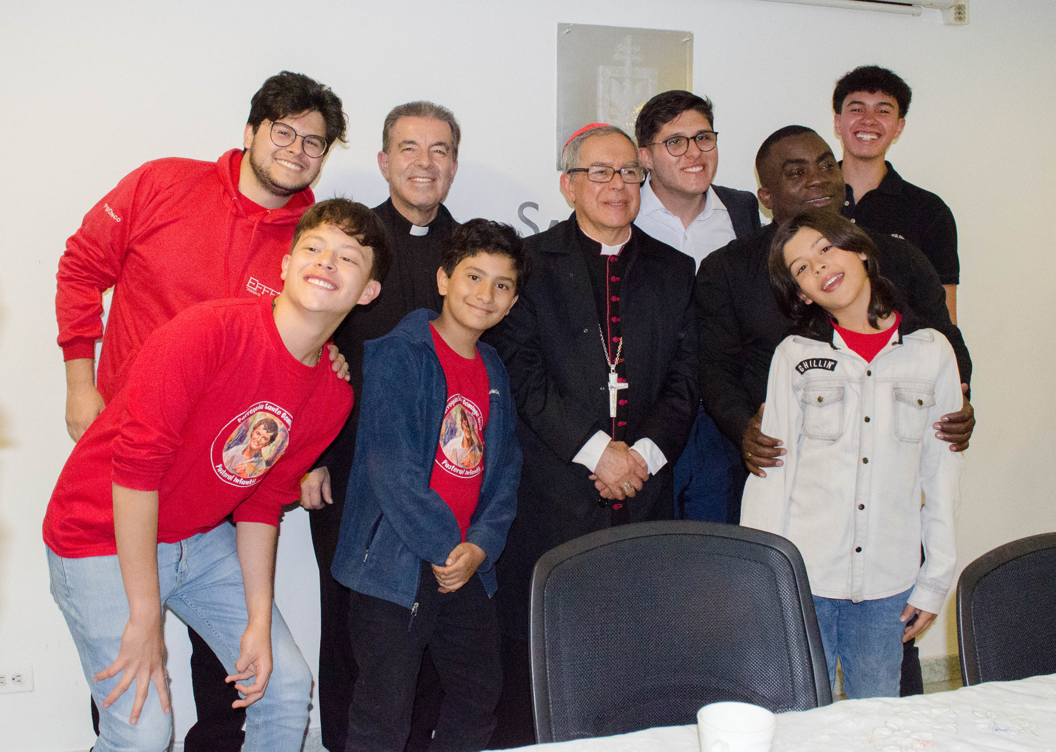 Mons. Luis Jose rueda y feligreses