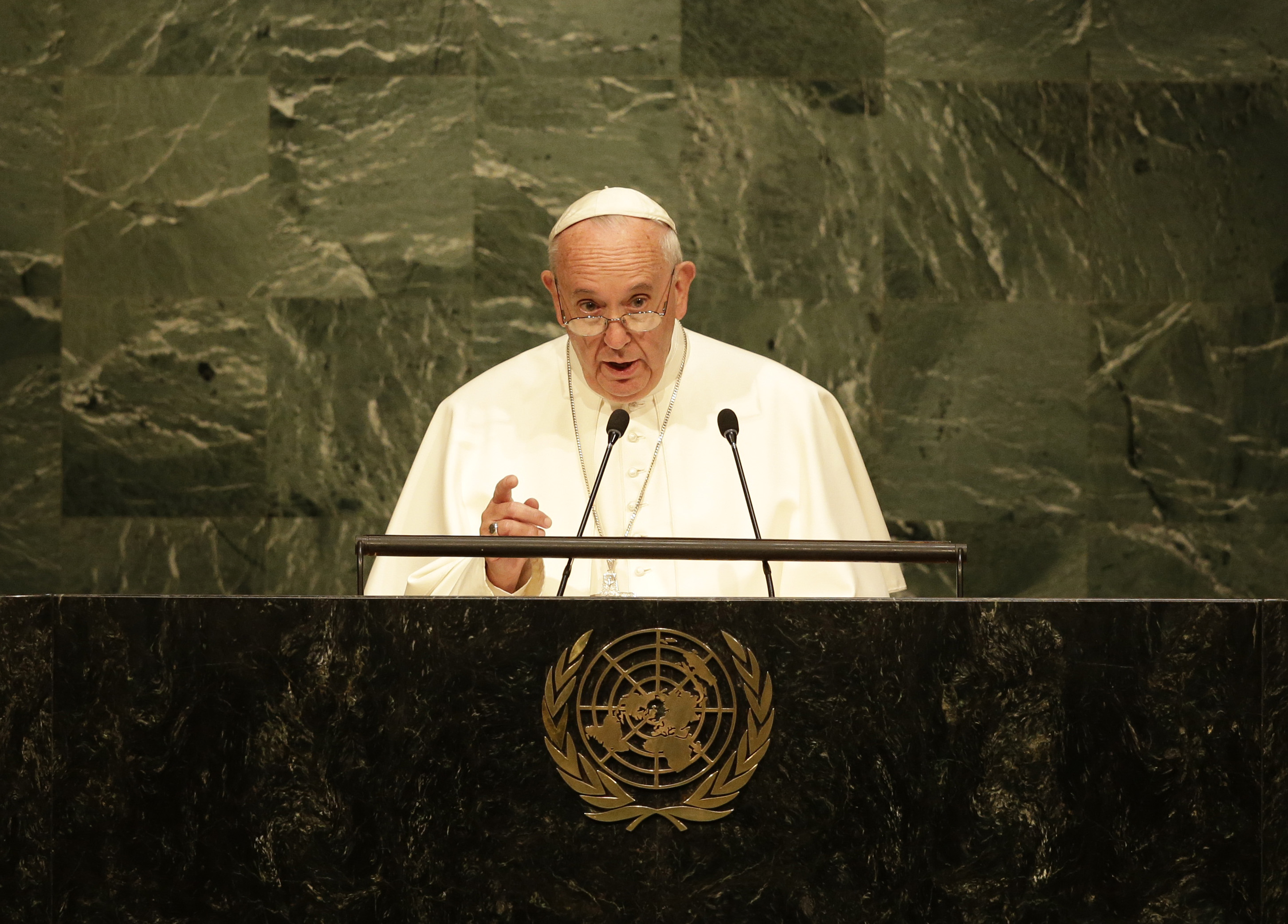 https://arquimedia.s3.amazonaws.com/27/sacerdotes/papa-francisco-onu-250915jpeg.jpeg