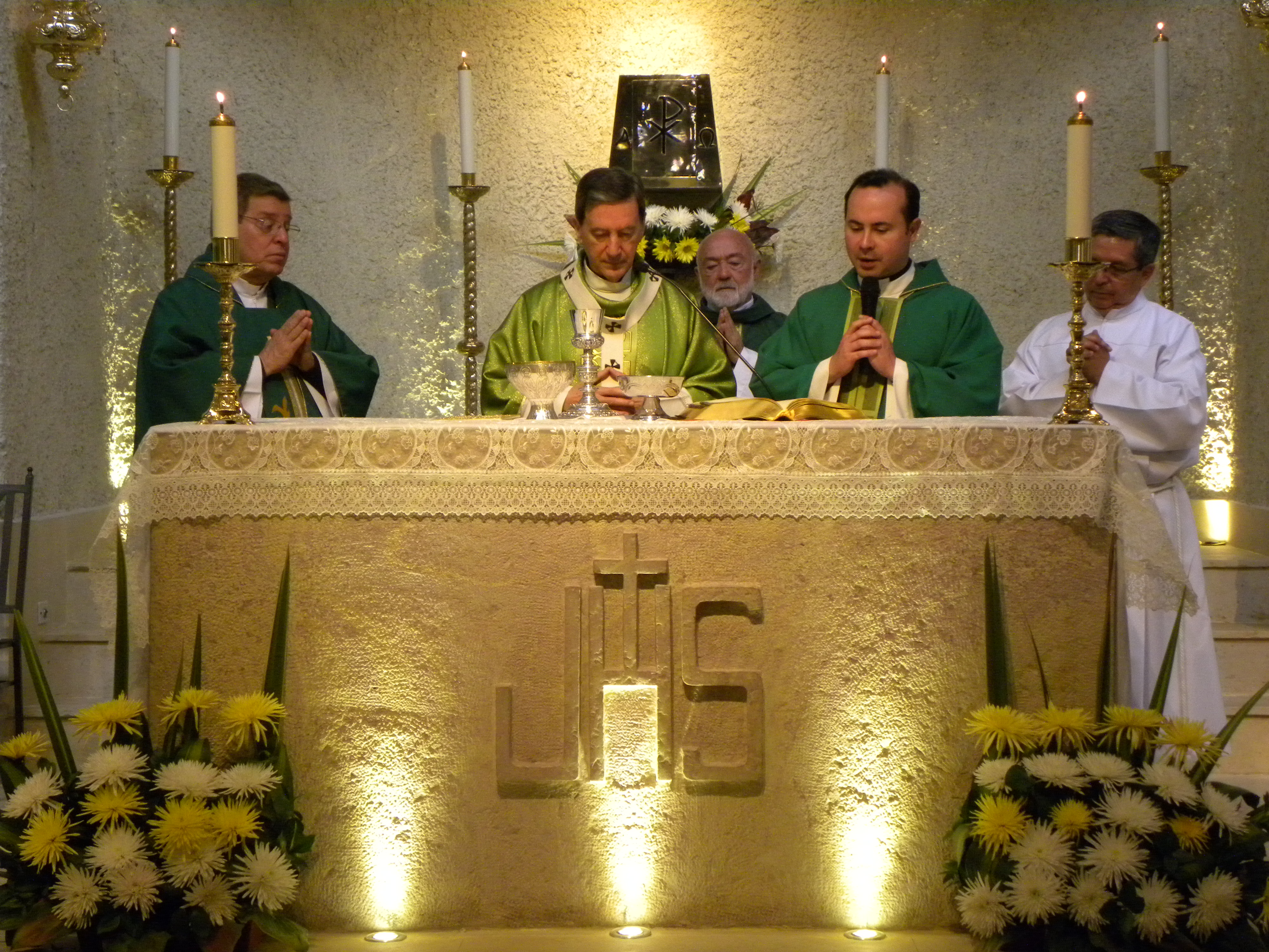 https://arquimedia.s3.amazonaws.com/27/sacerdotes/dscn5806jpg.JPG