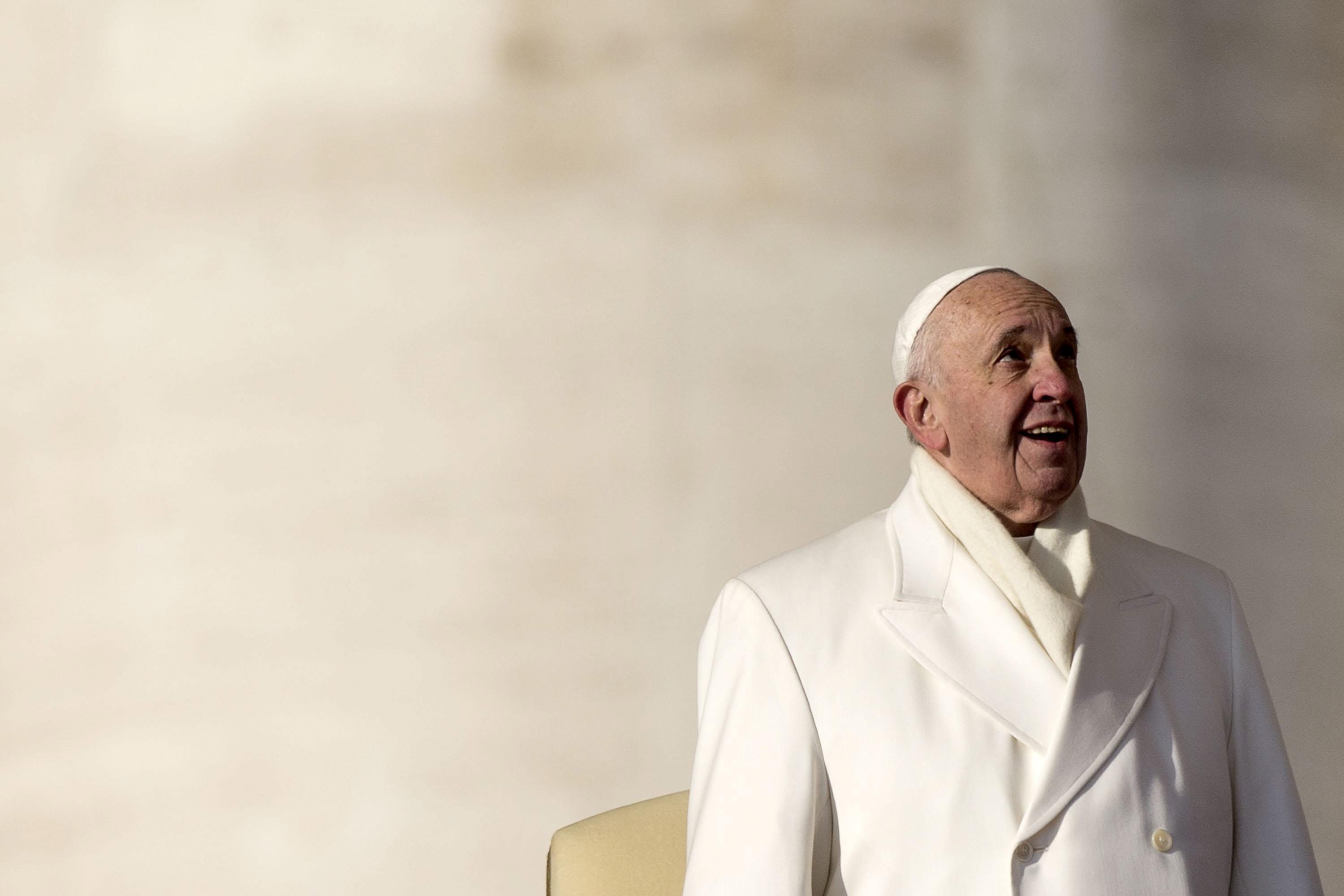 https://arquimedia.s3.amazonaws.com/27/sacerdotes/papa-francisco-002jpg.jpg