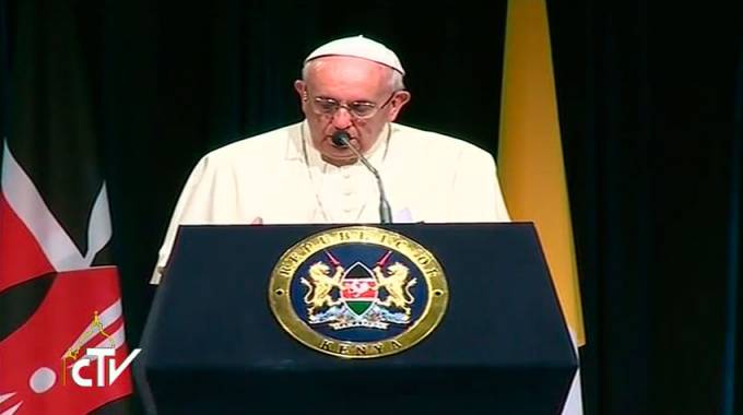 https://arquimedia.s3.amazonaws.com/256/noticias/franciscodiscursoautoridadeskenia-capturayoutube-251115jpg.jpg