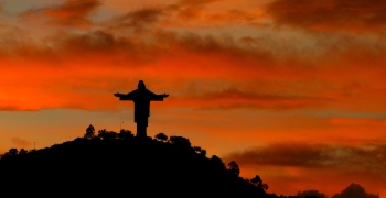 https://arquimedia.s3.amazonaws.com/27/jesus/jesus-atardecerjpg.jpg